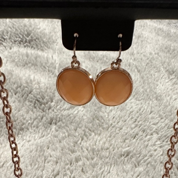 Liz Claiborne Gold and Peach Necklace Set - Picture 4 of 4
